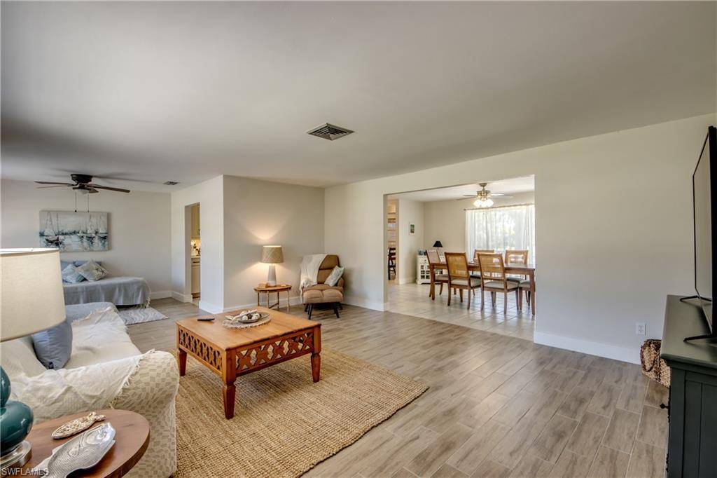 Cape Coral, FL 33904,1031 Dolphin DR