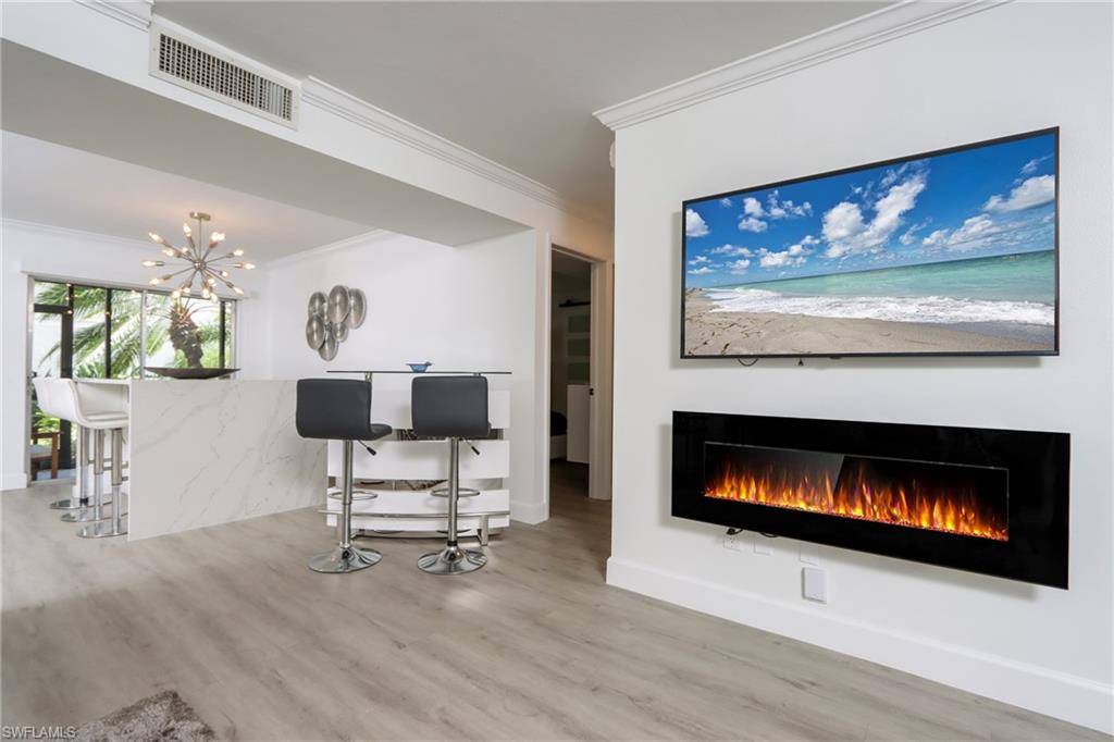 Naples, FL 34103,788 Park Shore DR #E14
