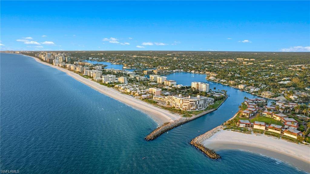 Naples, FL 34103,2301 Gulf Shore BLVD N #114