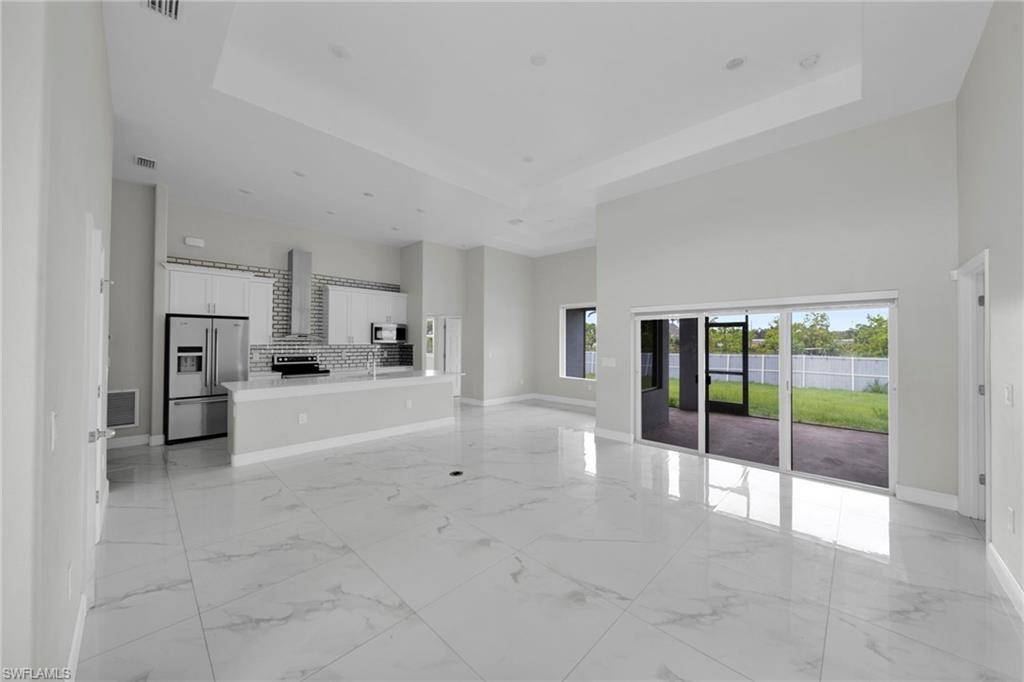 Lehigh Acres, FL 33971,5402 7th ST W
