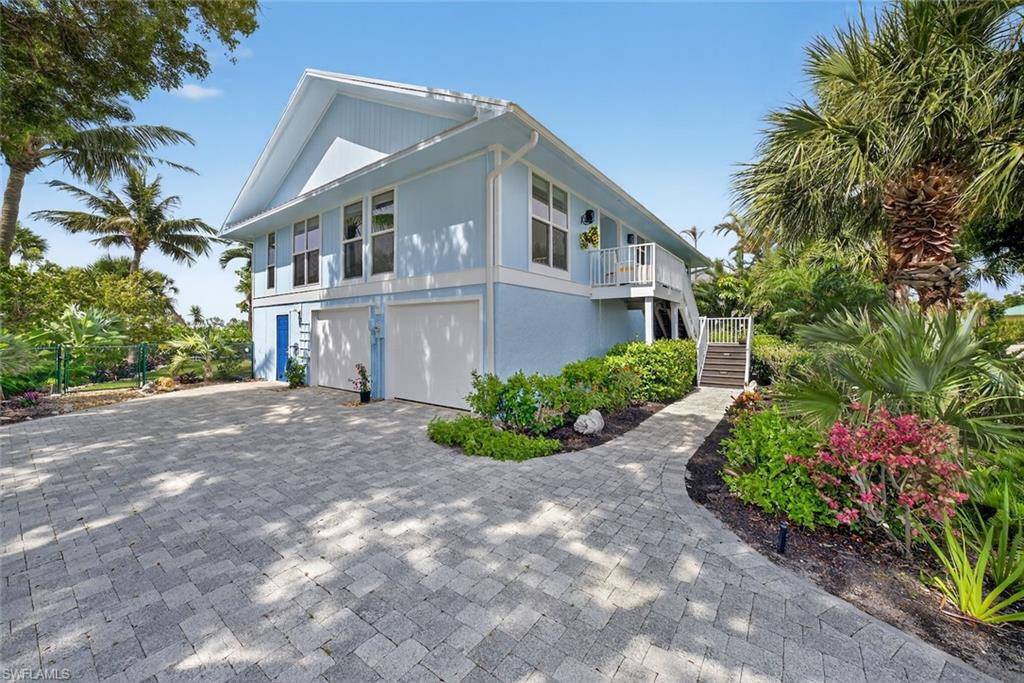 Sanibel, FL 33957,1043 Sand Castle RD