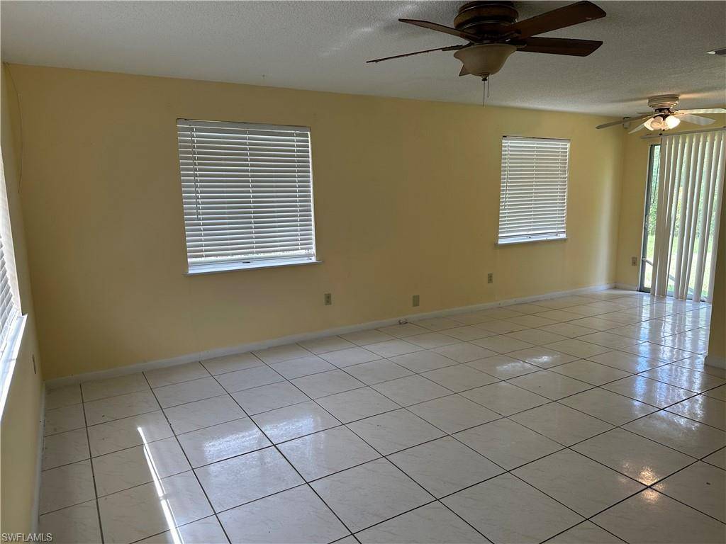 Fort Myers, FL 33905,8 Roanoke DR