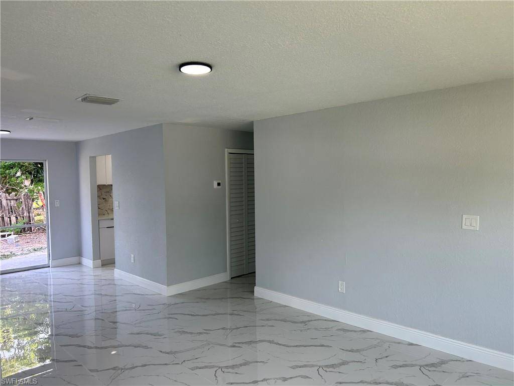 Fort Myers, FL 33901,20 Broadway CIR