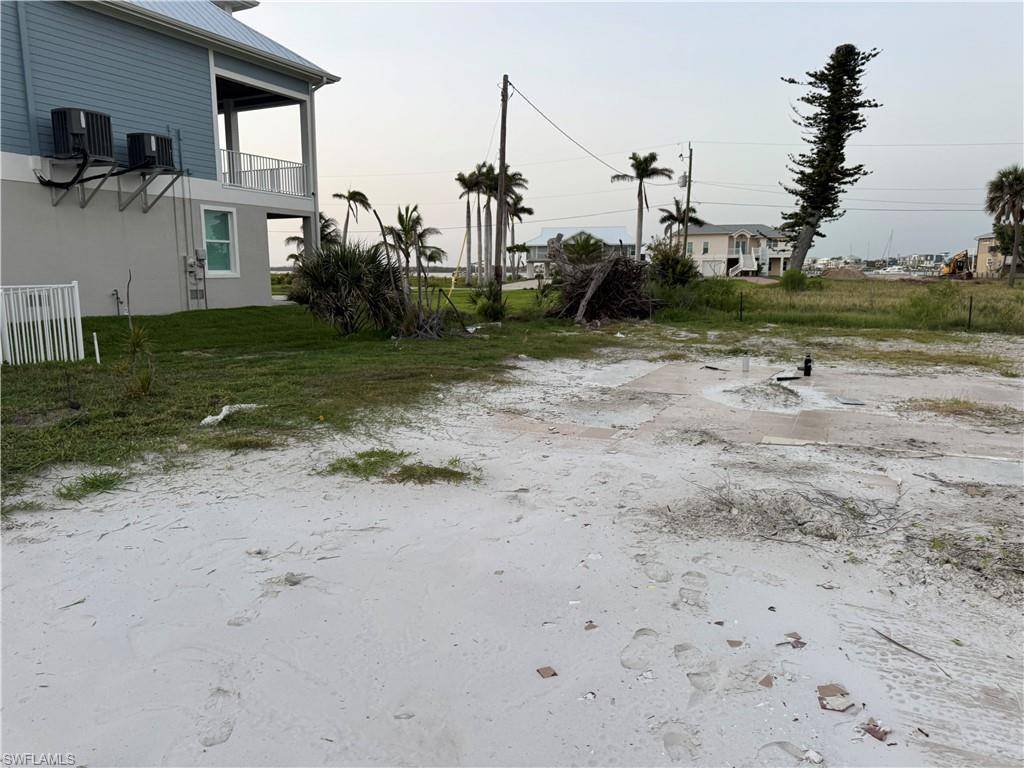 Fort Myers Beach, FL 33931,151 Matanzas ST