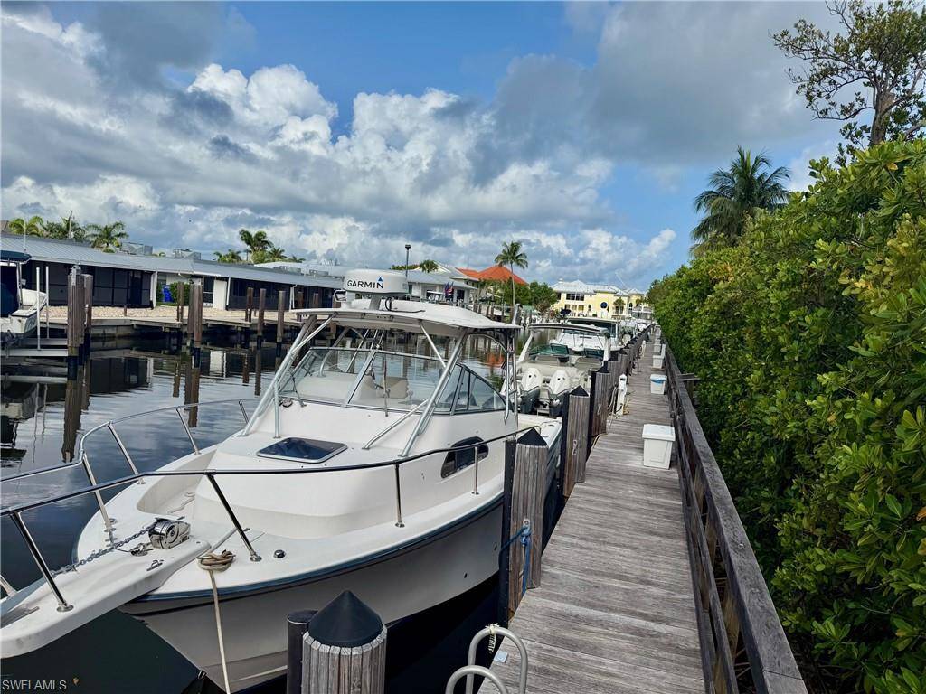 Naples, FL 34102,1500 5th AVE S