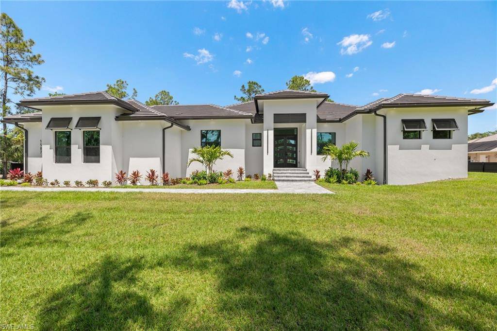 Naples, FL 34120,1587 Golden Gate BLVD W