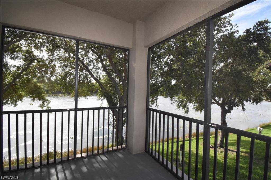Naples, FL 34105,1296 Verde DR #4