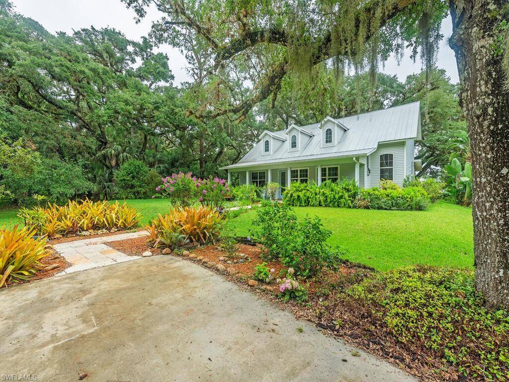 Alva, FL 33920,21950 N River RD