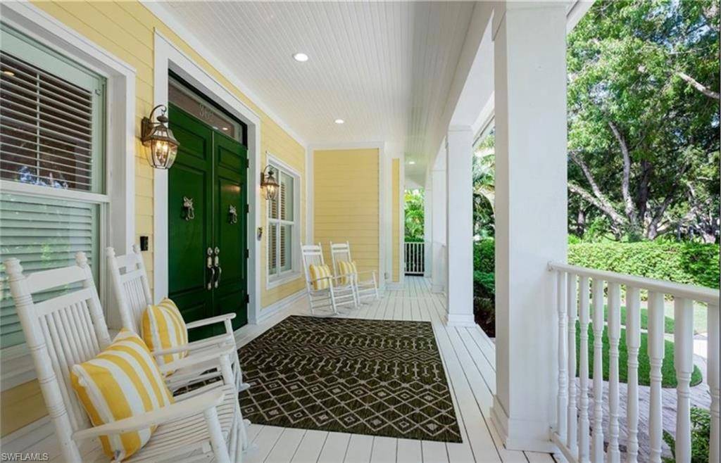 Naples, FL 34102,362 2nd AVE N