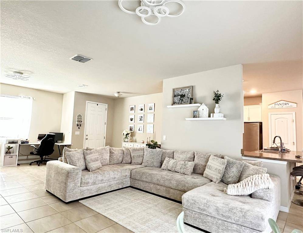Cape Coral, FL 33909,Address not disclosed