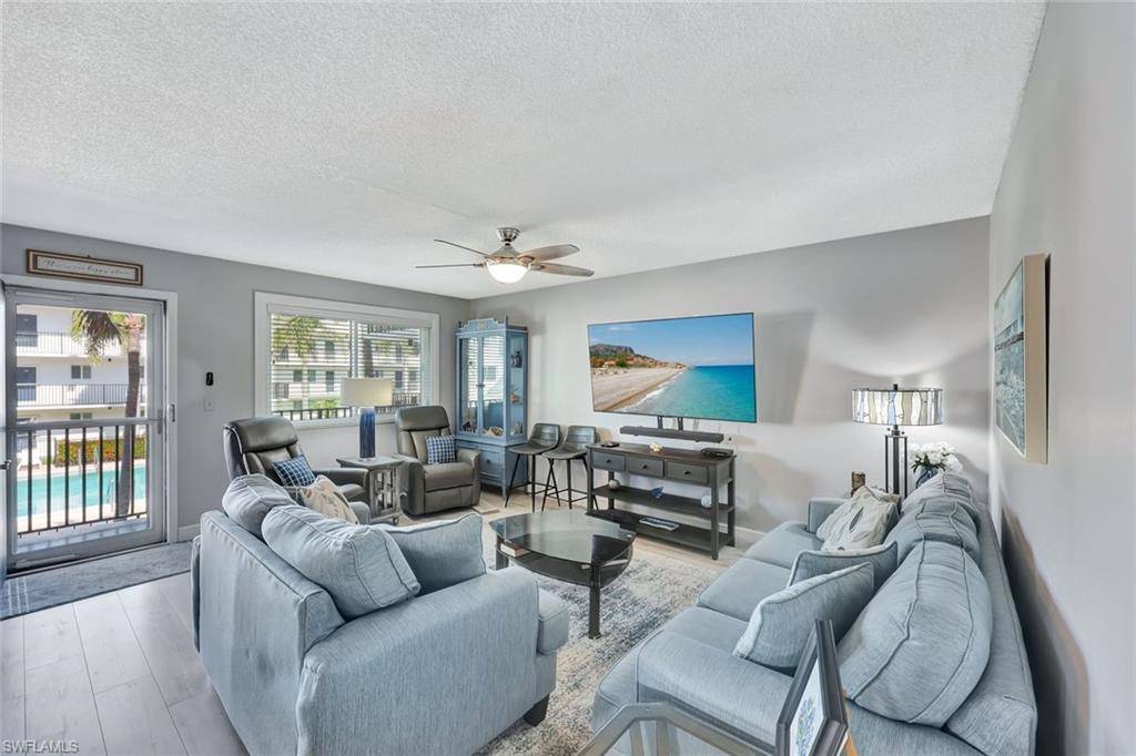 Naples, FL 34102,766 Central AVE #207