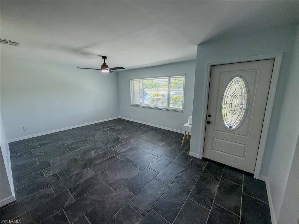 North Fort Myers, FL 33903,453 Stipe ST