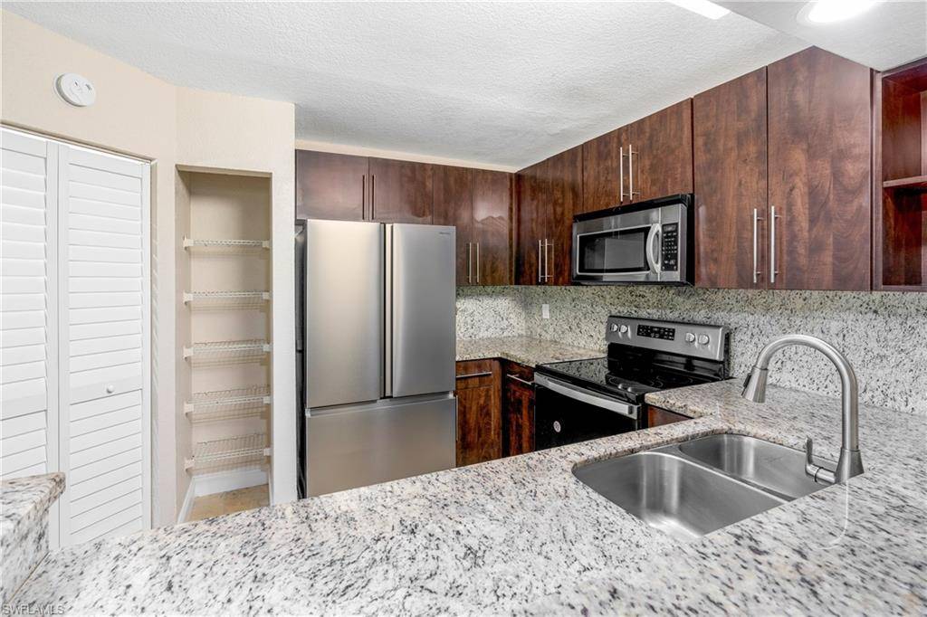 Naples, FL 34104,169 Santa Clara DR #13