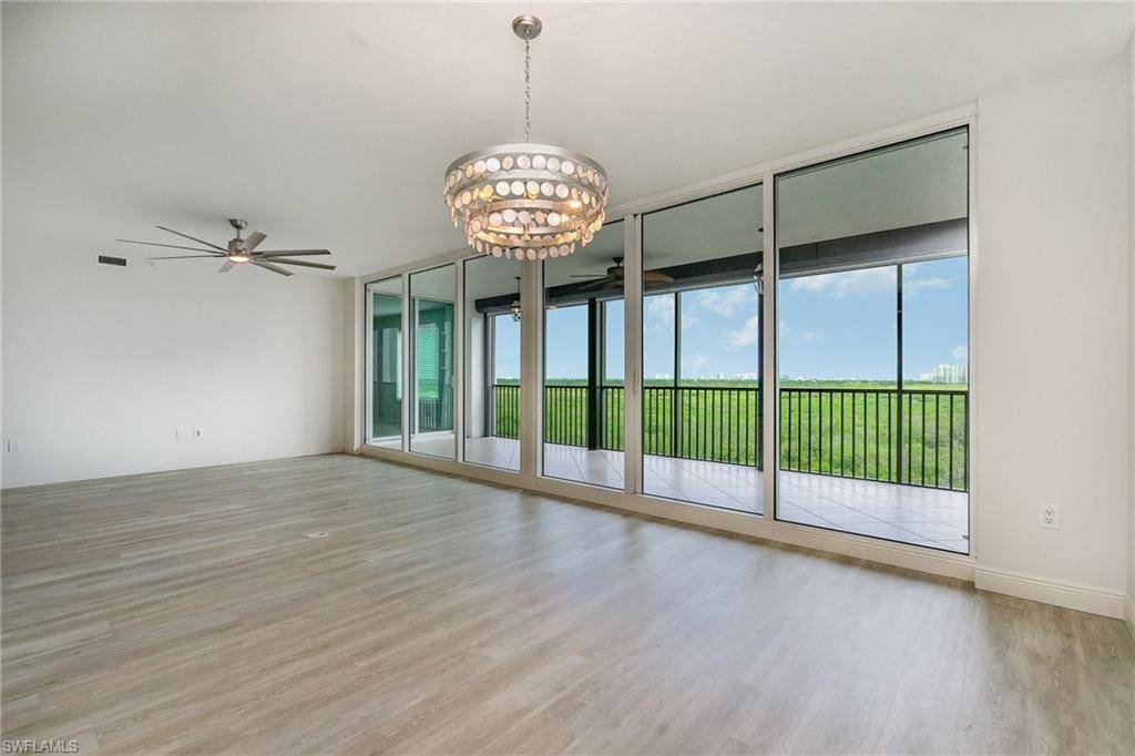 Naples, FL 34110,455 Cove Tower DR #902