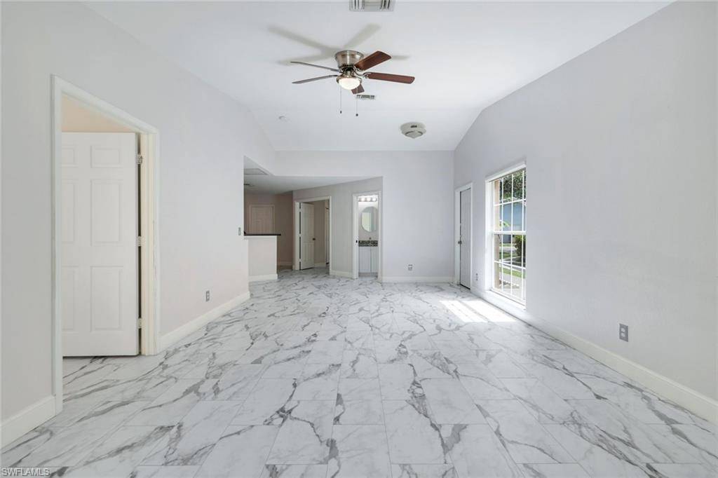Bonita Springs, FL 34135,12329 Londonderry LN