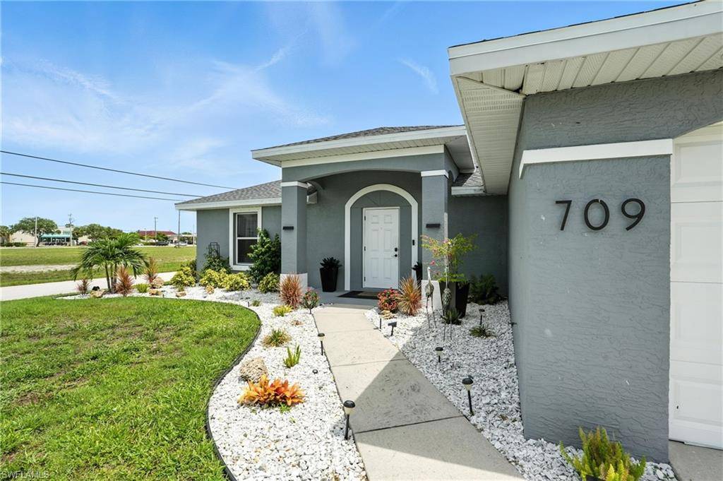Cape Coral, FL 33914,709 SW 27th ST