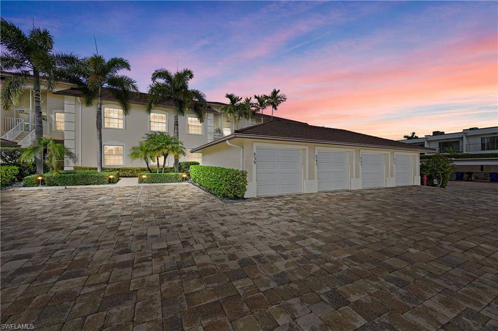 Naples, FL 34102,547 11th AVE S #204