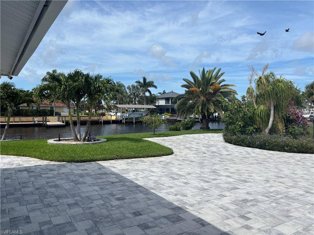 Cape Coral, FL 33904,1951 SE 32nd ST