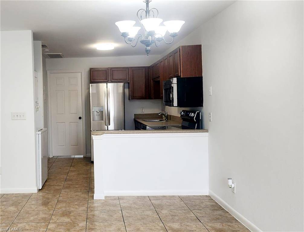 Cape Coral, FL 33914,3417 SW Santa Barbara PL #108