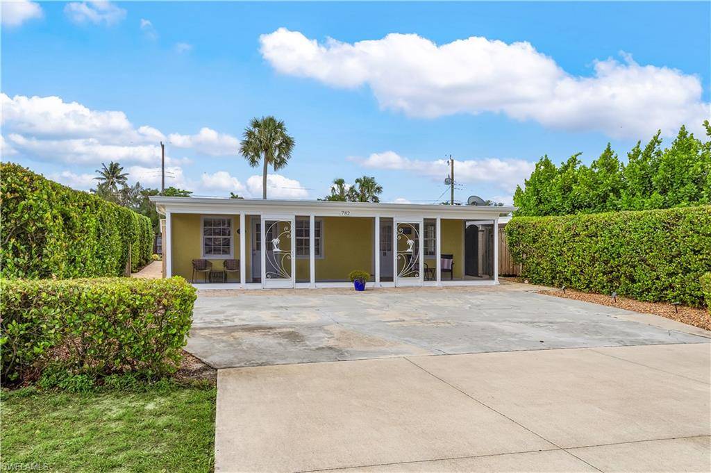 Naples, FL 34108,782 107th AVE N