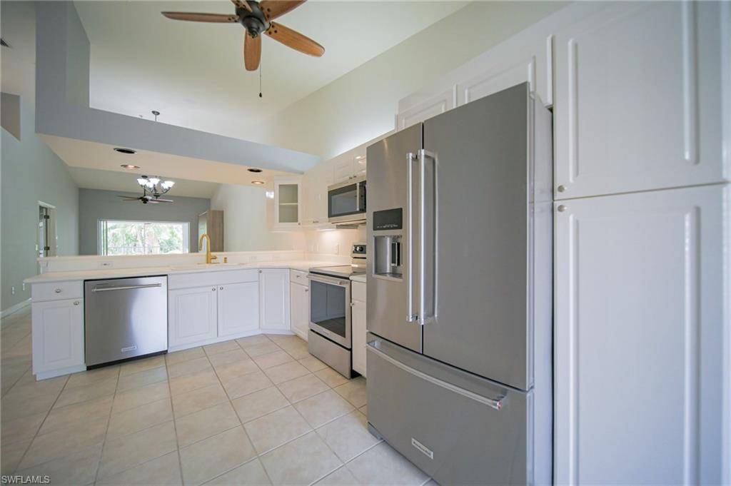 Naples, FL 34112,2055 Cascades DR #5104