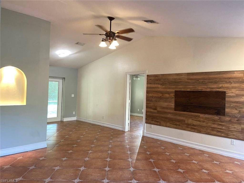 Lehigh Acres, FL 33974,914 Avery ST E