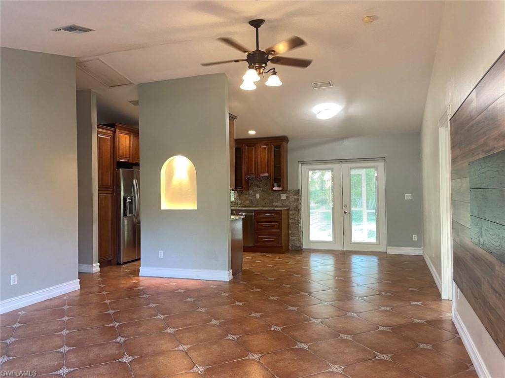 Lehigh Acres, FL 33974,914 Avery ST E