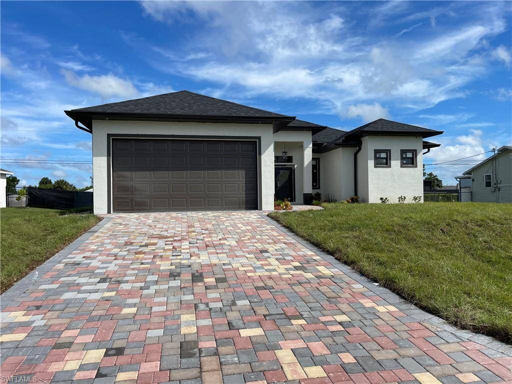 Cape Coral, FL 33909,707 NE Juanita PL