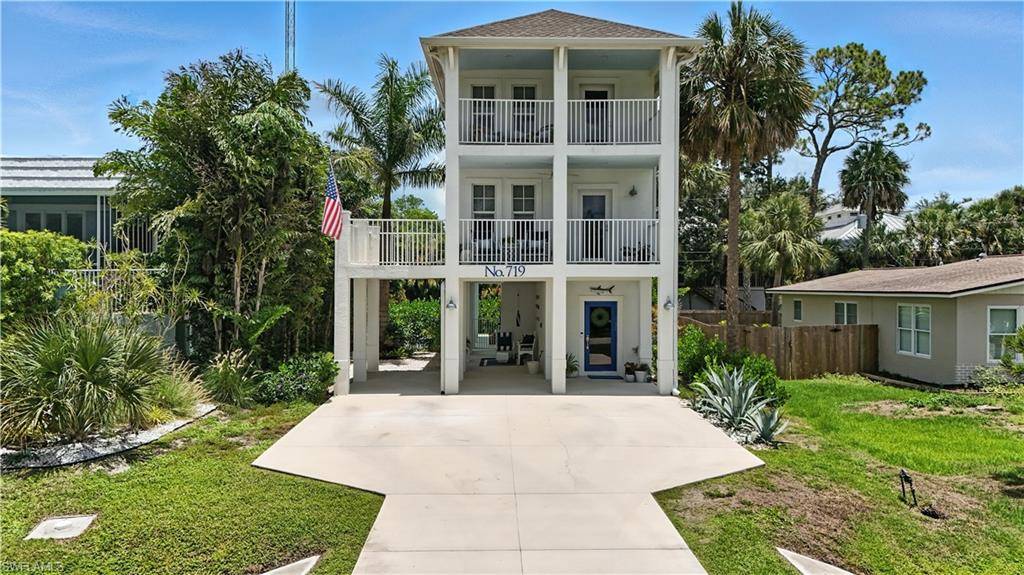 Naples, FL 34110,719 Park AVE