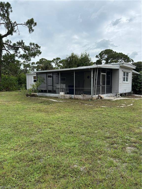 North Fort Myers, FL 33917,7689 Ebson DR
