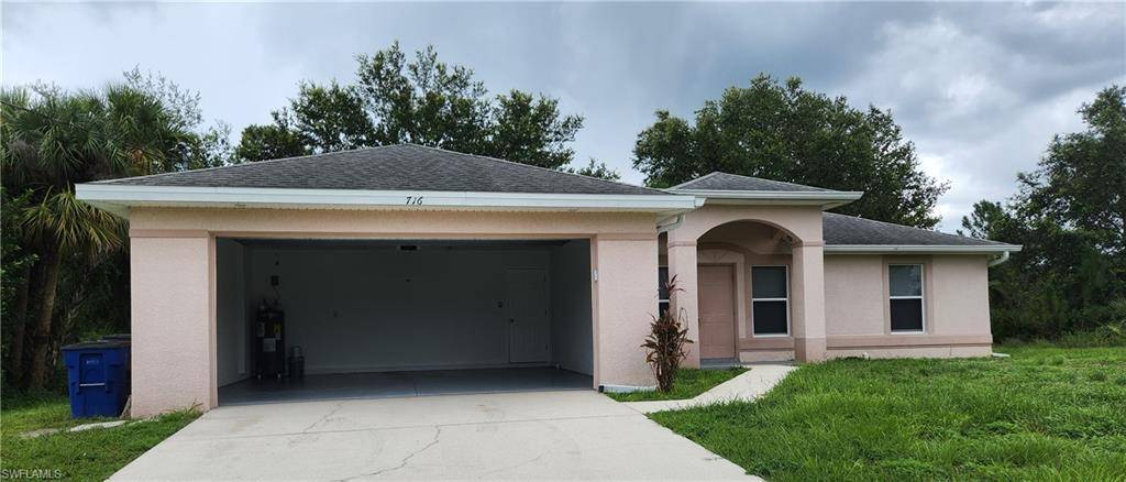 Lehigh Acres, FL 33972,716 Lake AVE
