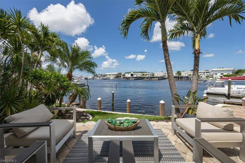 Naples, FL 34102,800 River Point DR #212