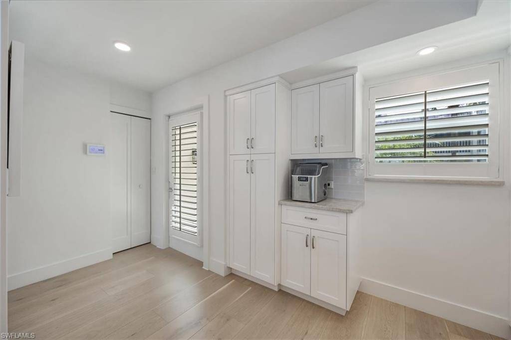 Naples, FL 34102,800 River Point DR #212
