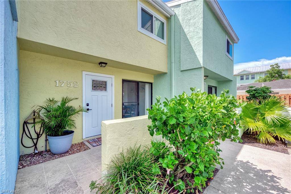 Sarasota, FL 34231,1752 Stickney Point RD #102