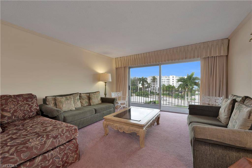 Naples, FL 34102,2150 Gulf Shore BLVD N #411
