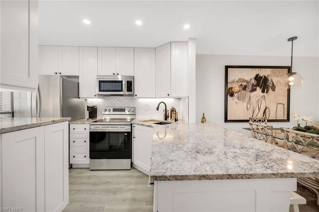 Naples, FL 34102,290 Banyan BLVD #290