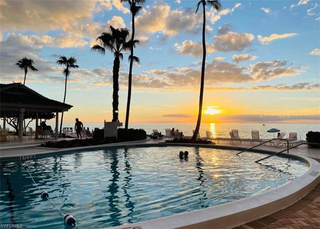 Naples, FL 34103,3443 Gulf Shore BLVD N #515