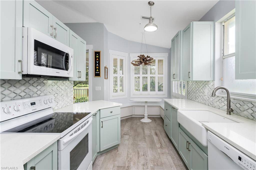 Naples, FL 34119,650 Lalique CIR #308