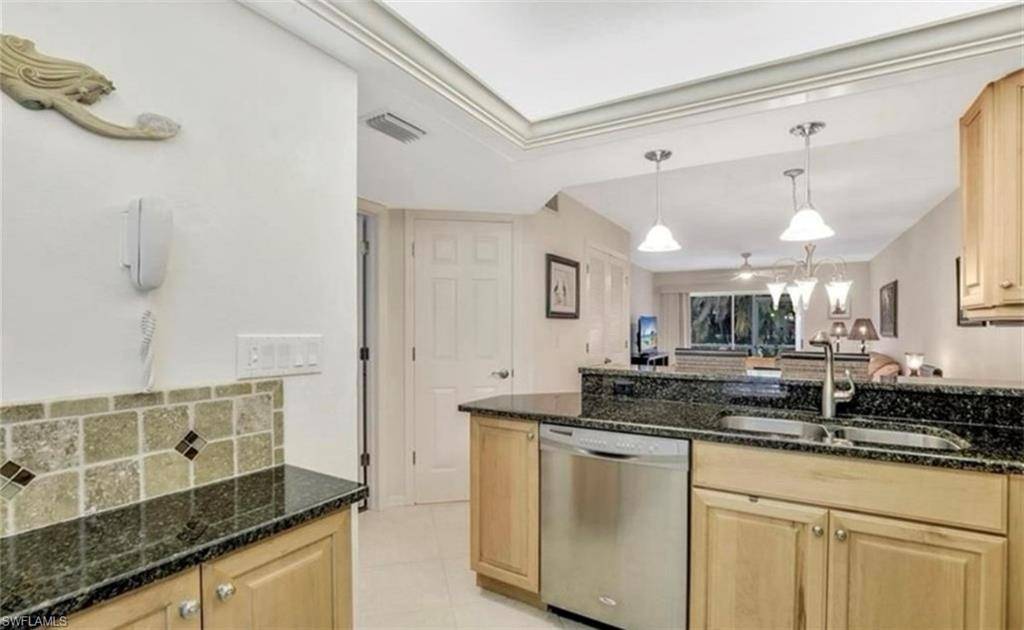 Marco Island, FL 34145,850 Elkhorn CT #213
