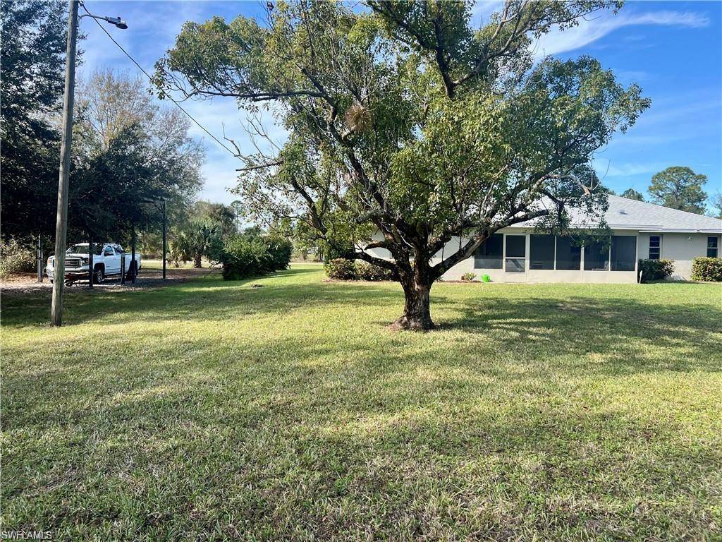 Lehigh Acres, FL 33936,1106 Robert AVE