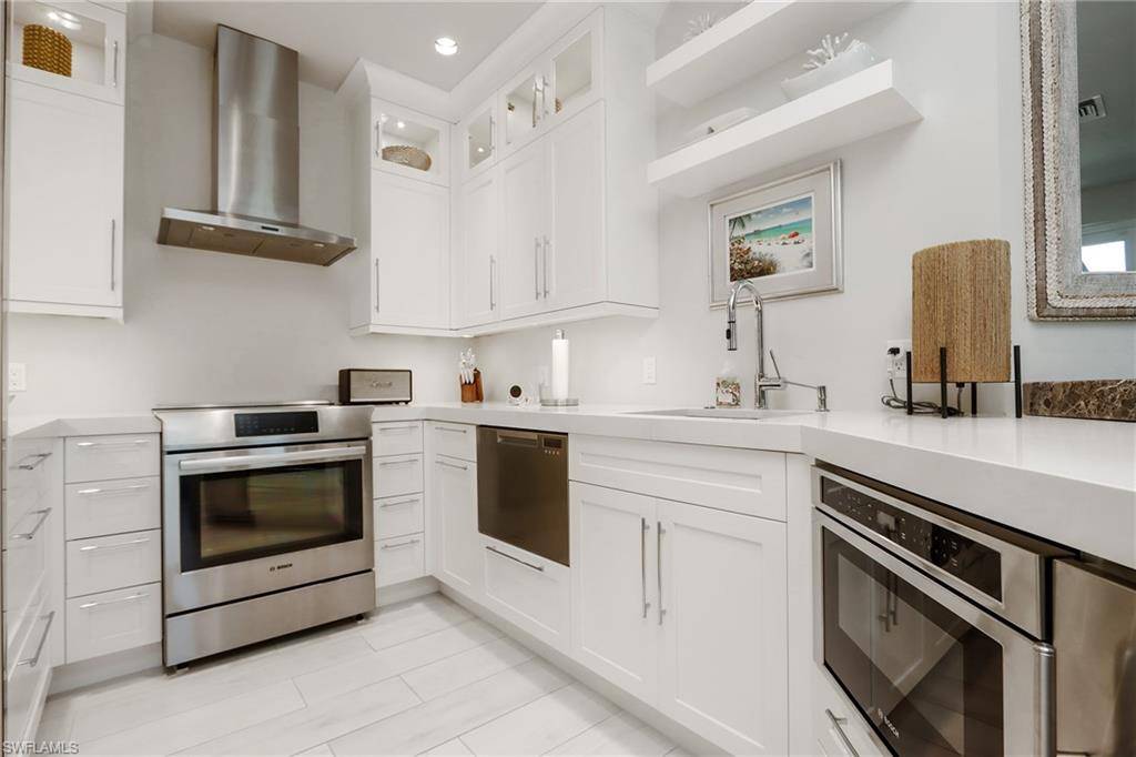 Naples, FL 34102,365 5th AVE S #307