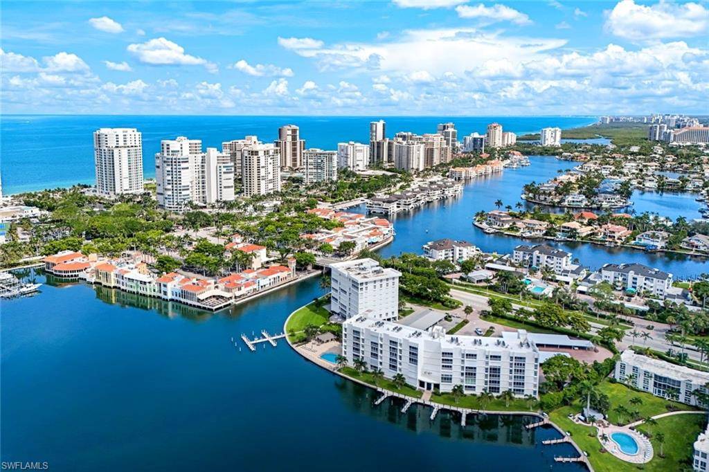 Naples, FL 34103,250 Park Shore DR #403