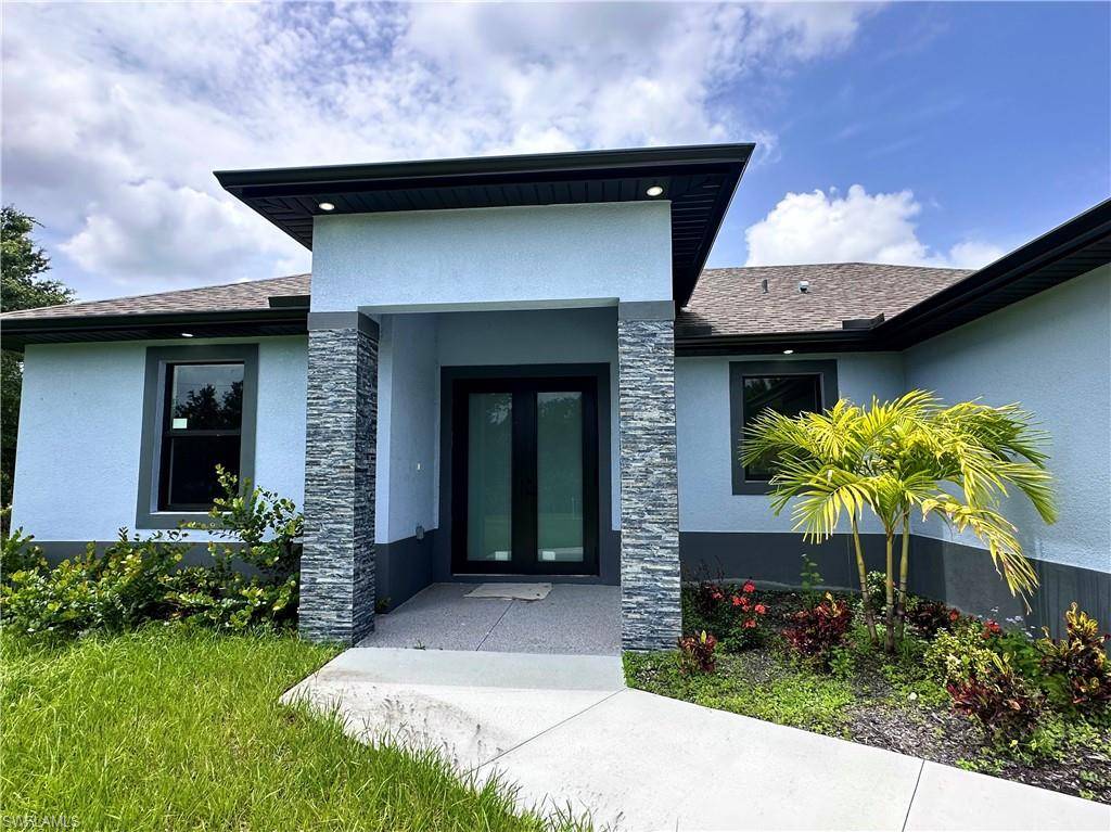 Lehigh Acres, FL 33974,550 Lone Star LN