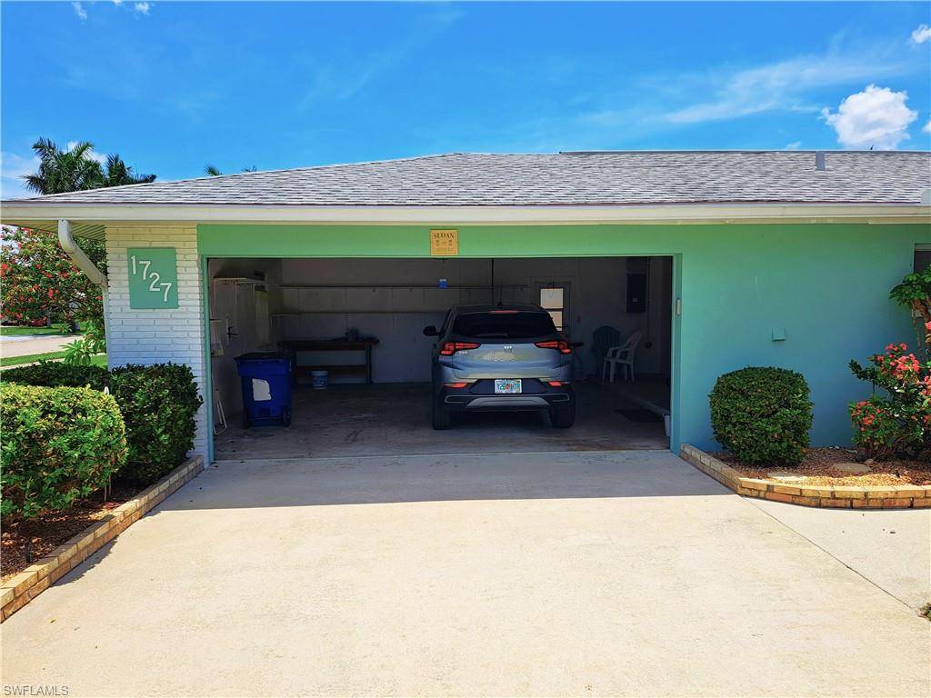 North Fort Myers, FL 33903,1727 Lakeview BLVD