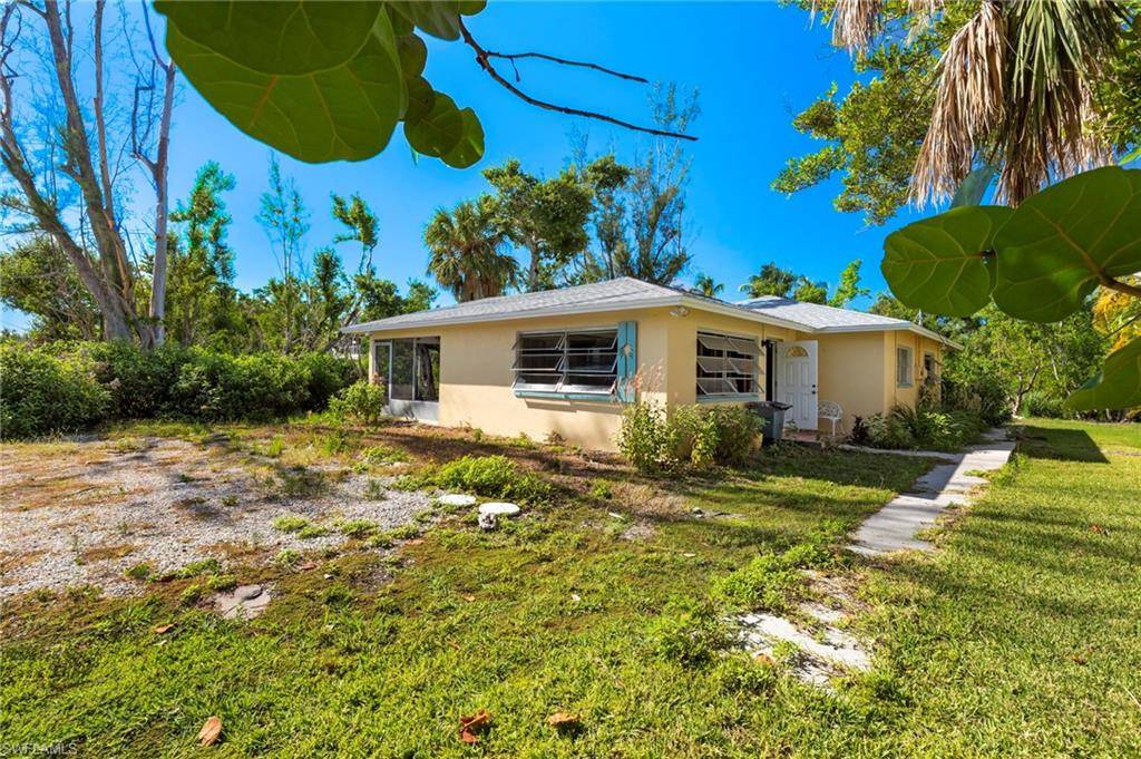 Sanibel, FL 33957,837 Casa Ybel RD