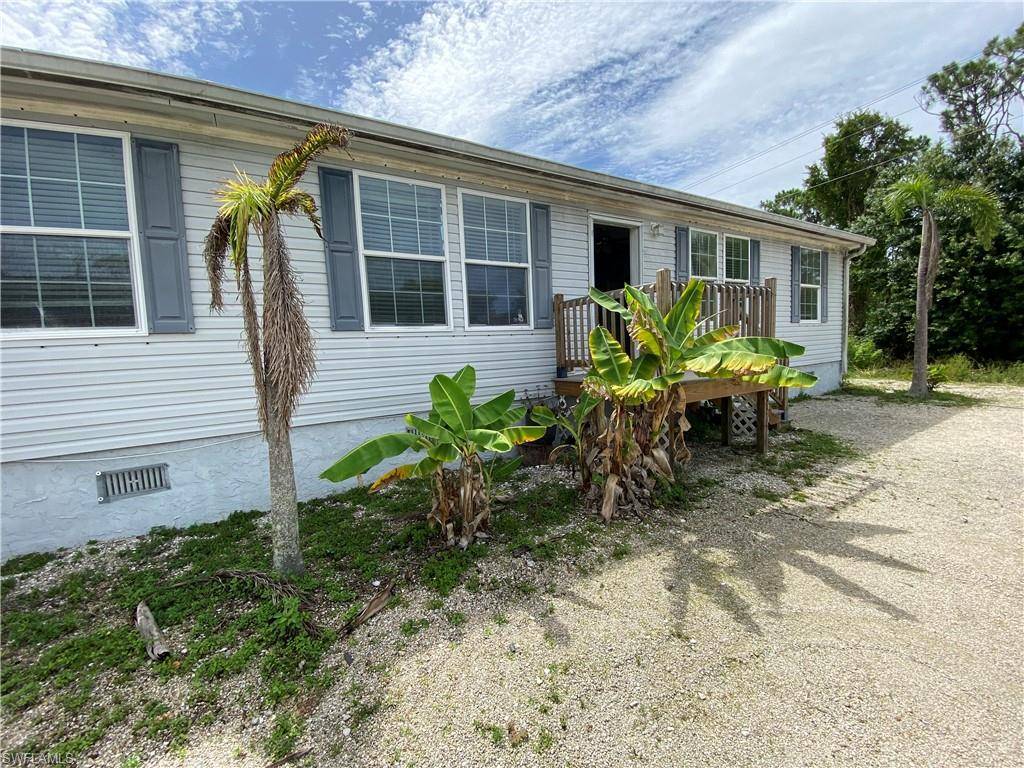 Bokeelia, FL 33922,5527 Judith RD #B