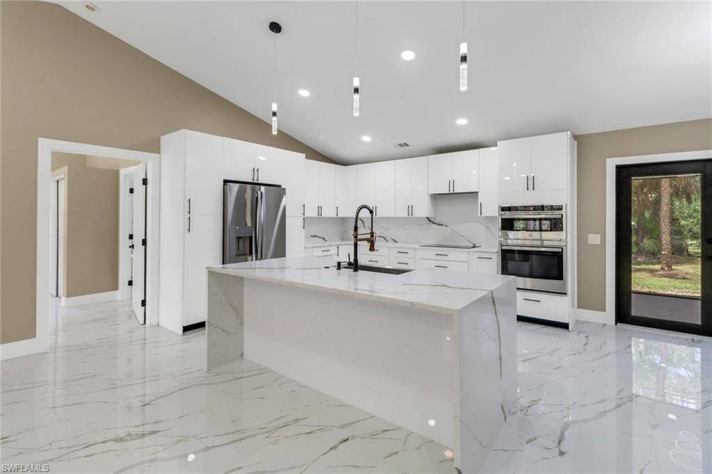 Naples, FL 34120,431 1st ST NW