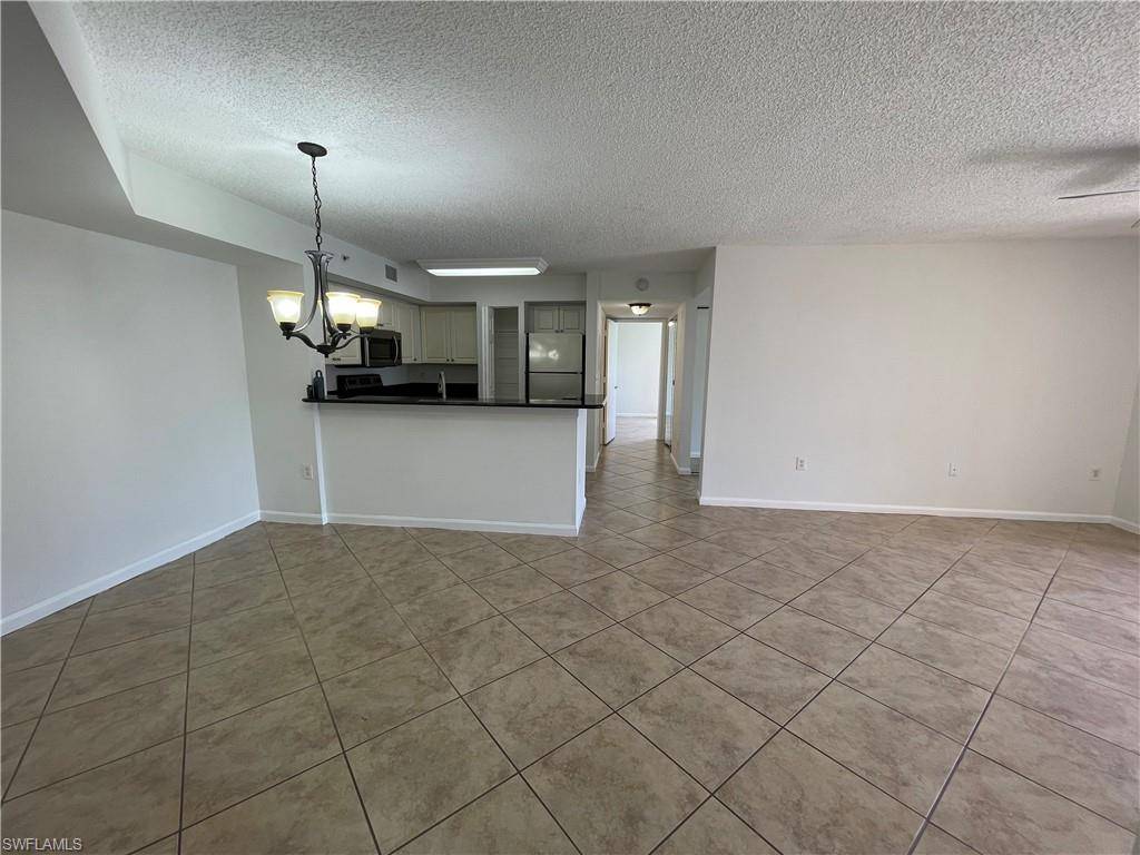 Naples, FL 34104,1210 Wildwood Lakes BLVD #105