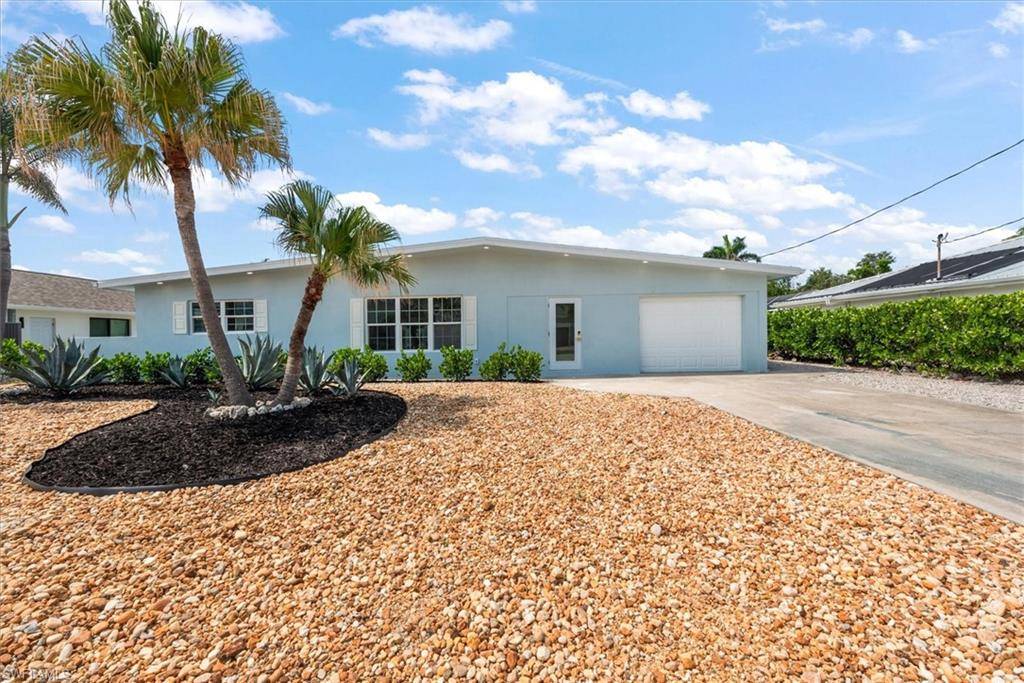 Fort Myers Beach, FL 33931,8336 Lagoon RD