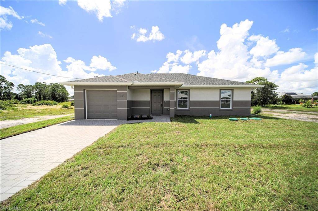 Lehigh Acres, FL 33974,309 Loire AVE S